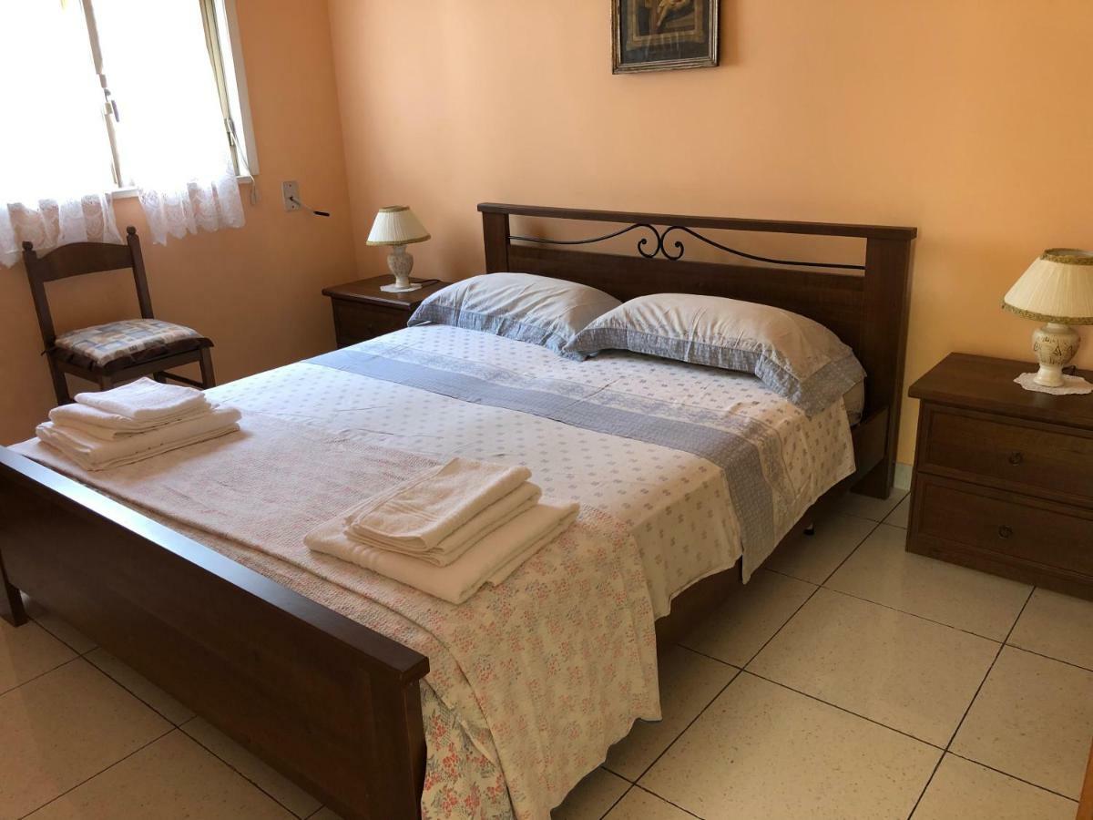 Villa Smeraldo Blu Торе Лапило Екстериор снимка